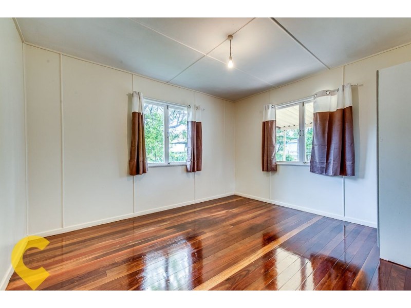 32 Vivian Street, Eastern Heights QLD 4305