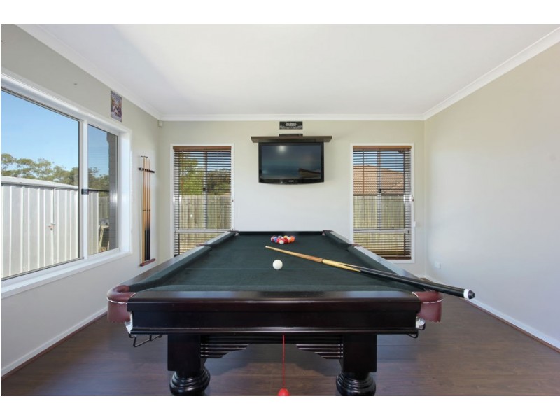 13 Gordon Drive, Bellbird Park QLD 4300