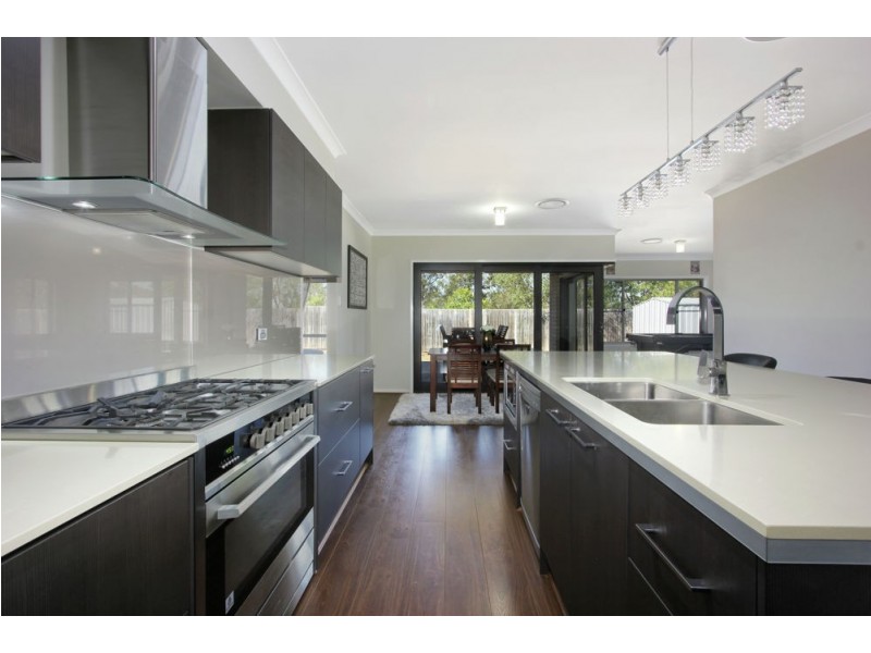 13 Gordon Drive, Bellbird Park QLD 4300