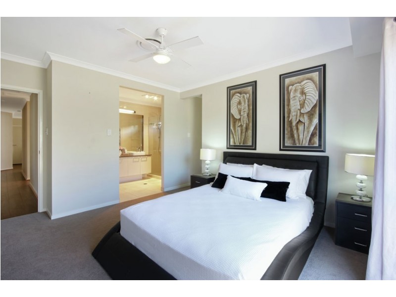 13 Gordon Drive, Bellbird Park QLD 4300