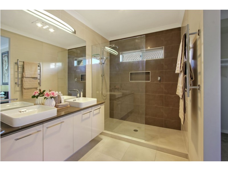 13 Gordon Drive, Bellbird Park QLD 4300