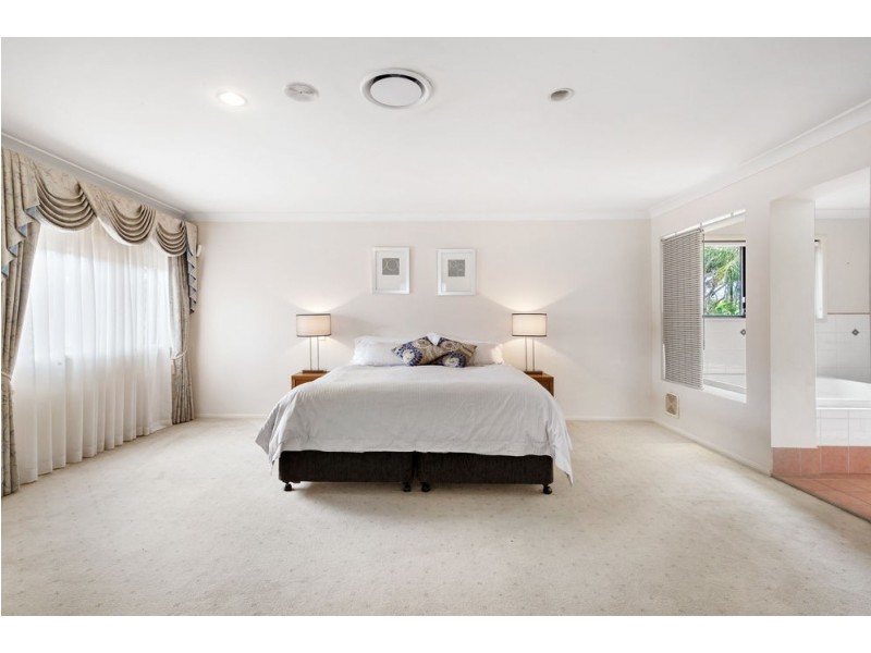 37 Virginia Avenue, Hawthorne QLD 4171