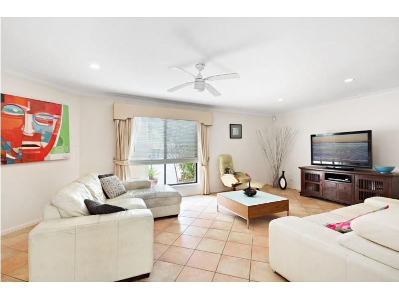 37 Virginia Avenue, Hawthorne QLD 4171