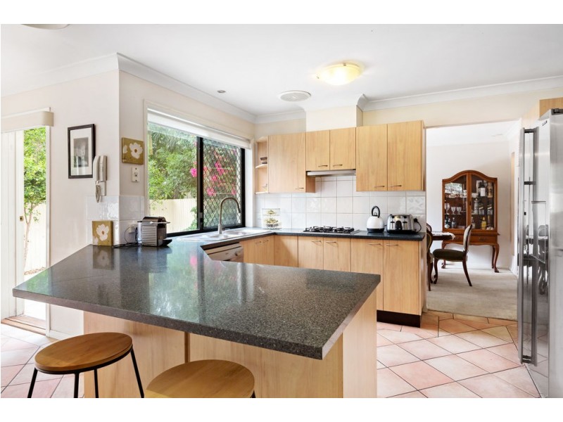 37 Virginia Avenue, Hawthorne QLD 4171