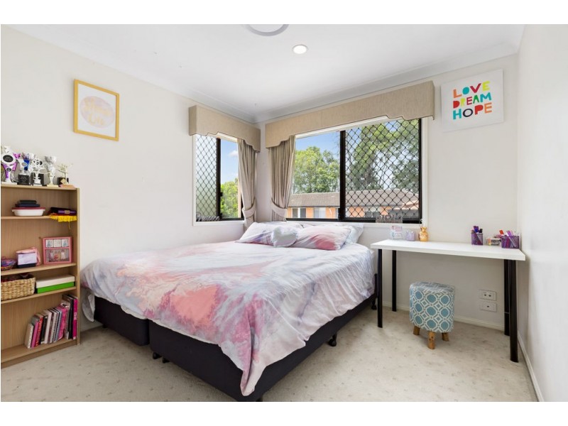 37 Virginia Avenue, Hawthorne QLD 4171