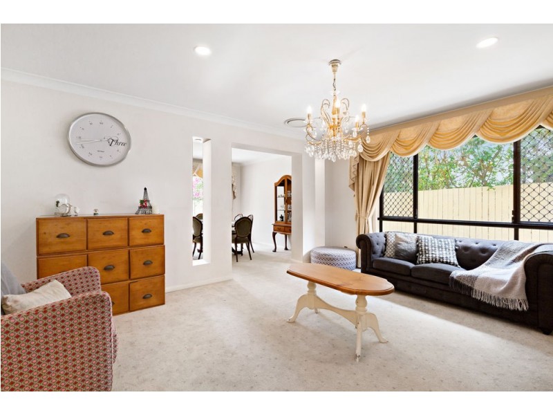 37 Virginia Avenue, Hawthorne QLD 4171