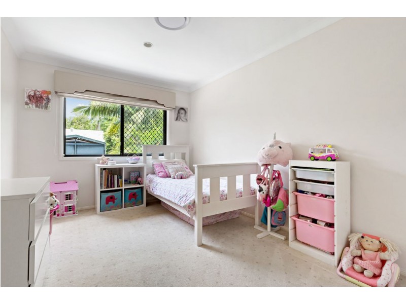 37 Virginia Avenue, Hawthorne QLD 4171