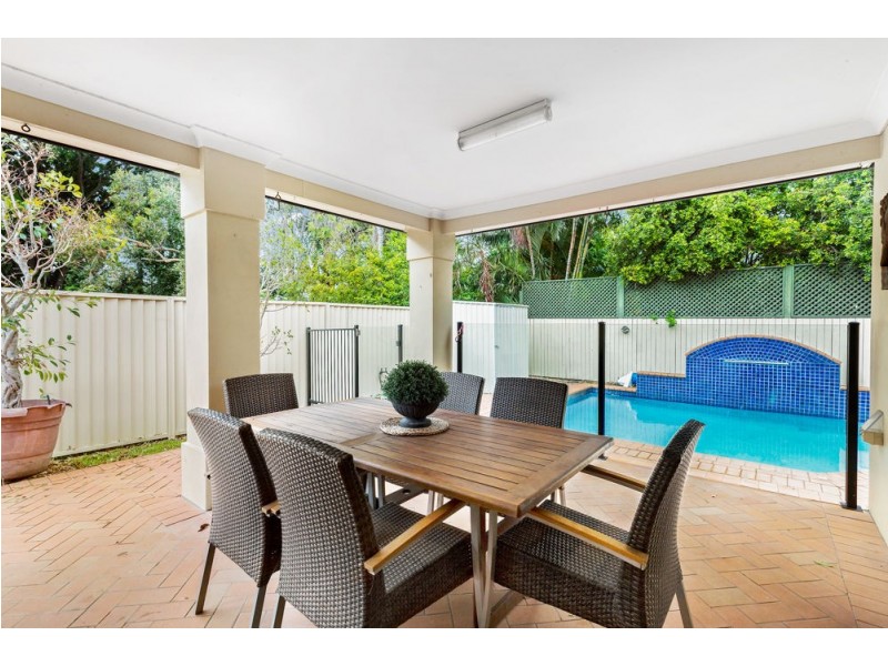 37 Virginia Avenue, Hawthorne QLD 4171