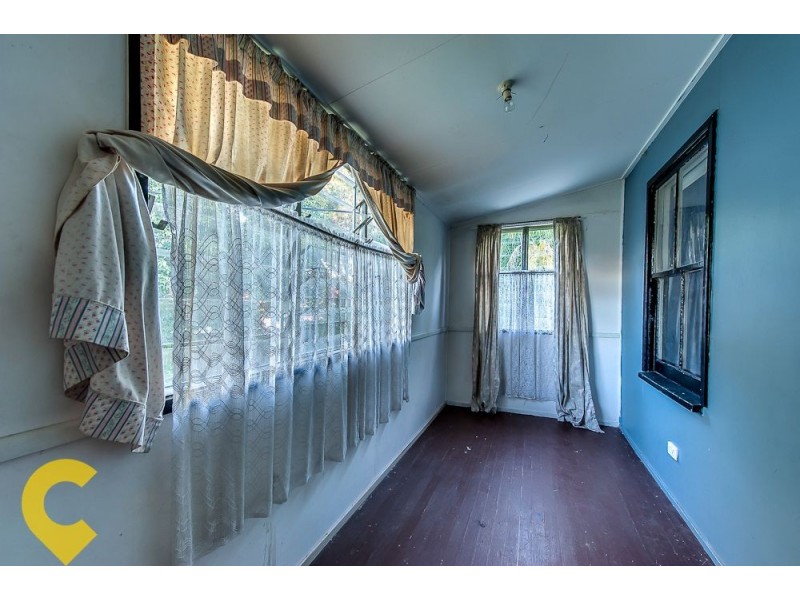 26 Endeavour Road, Riverview QLD 4303