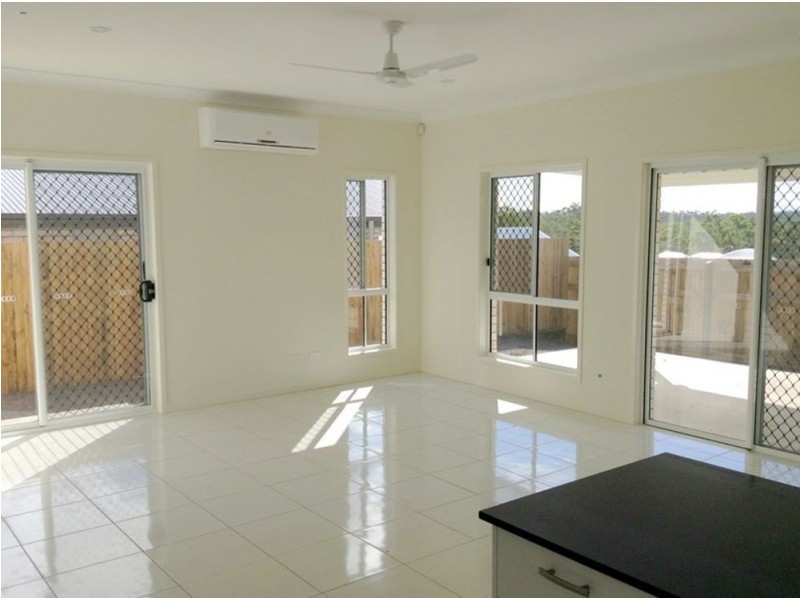 3 Whitten Street, Springfield Lakes QLD 4300
