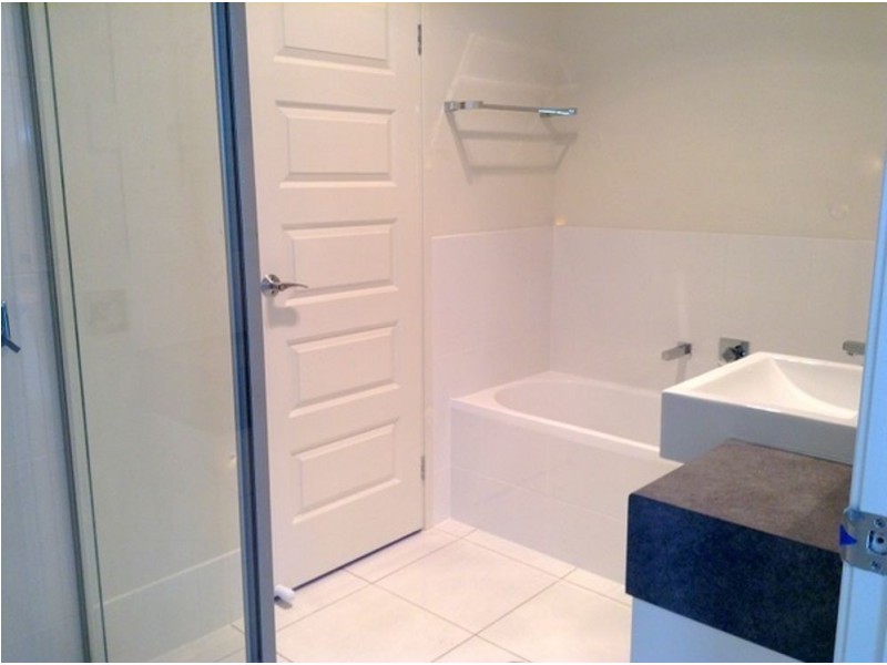 3 Whitten Street, Springfield Lakes QLD 4300