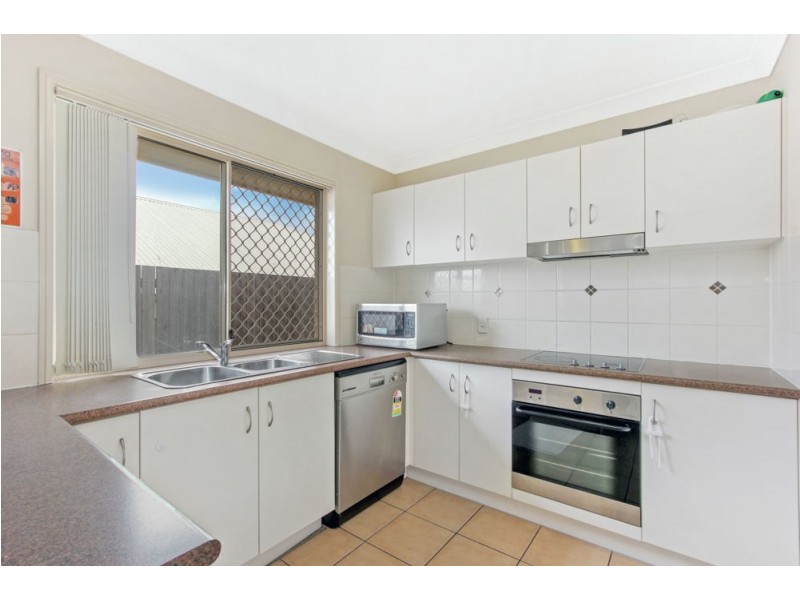 8 Cove Place, Springfield Lakes QLD 4300