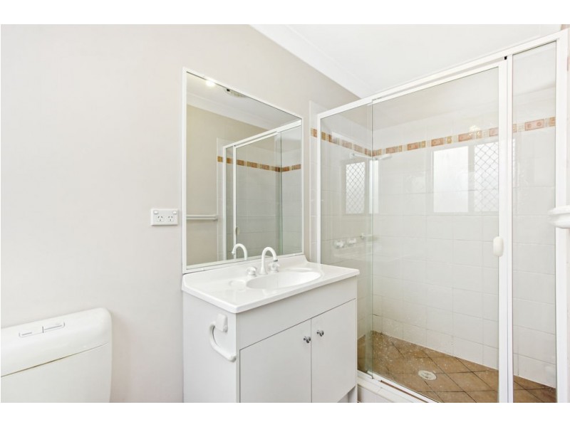 8 Cove Place, Springfield Lakes QLD 4300