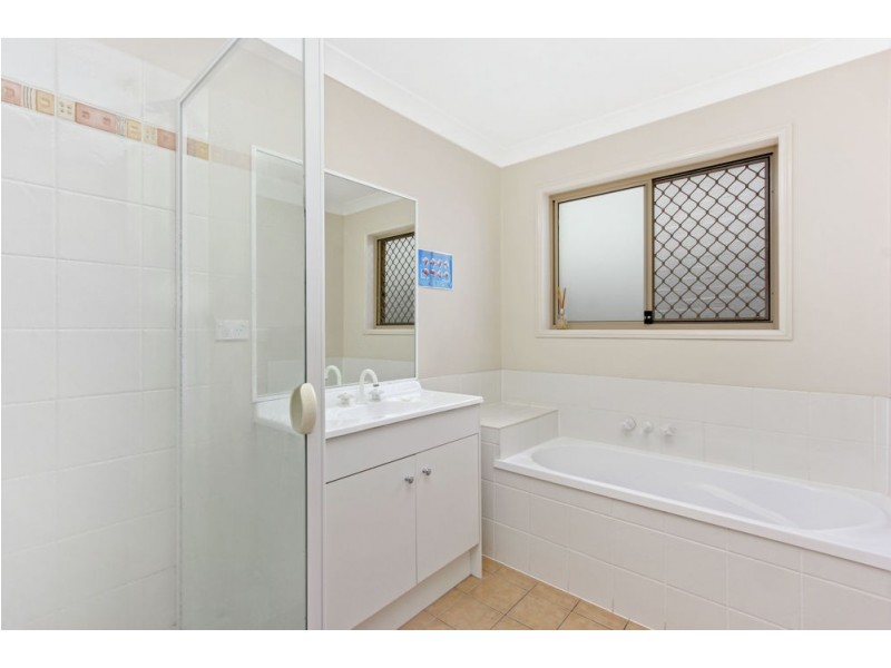 8 Cove Place, Springfield Lakes QLD 4300