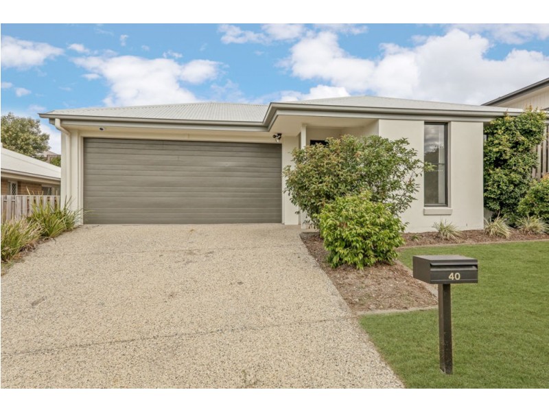 40 Kenneth Drive, Augustine Heights QLD 4300