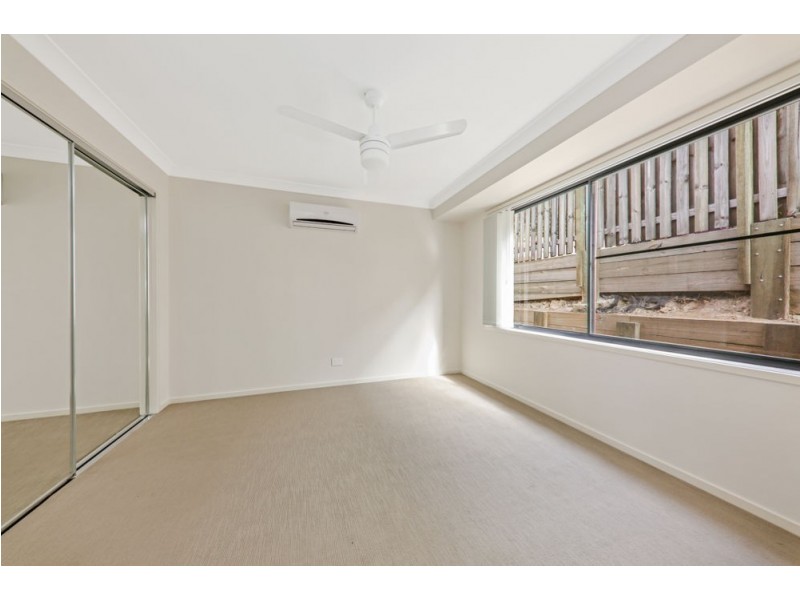 40 Kenneth Drive, Augustine Heights QLD 4300