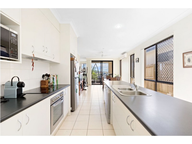 265 Lakeside Avenue, Springfield Lakes QLD 4300