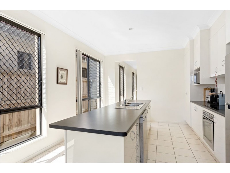 265 Lakeside Avenue, Springfield Lakes QLD 4300