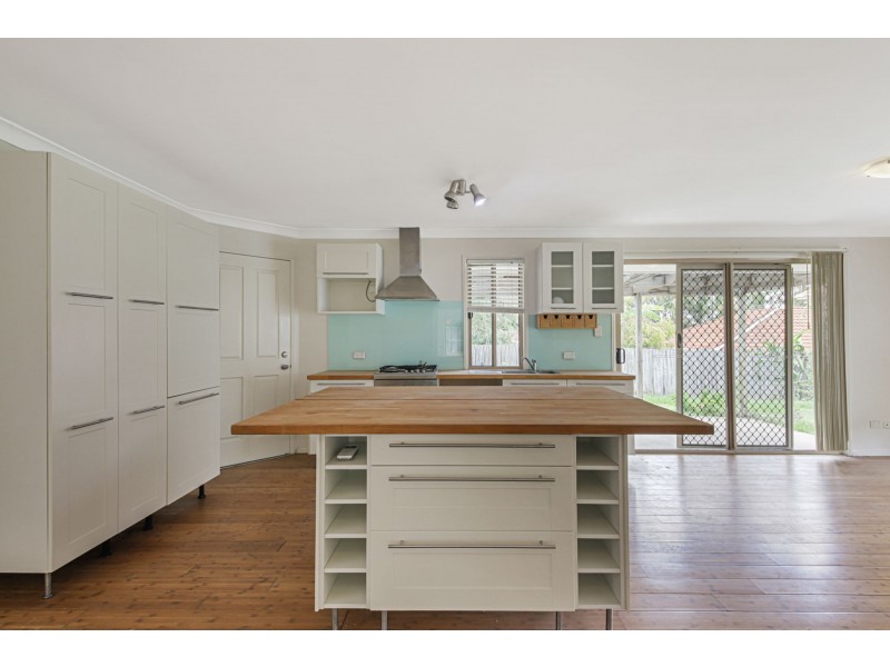 6 Winnecke Close, Forest Lake QLD 4078