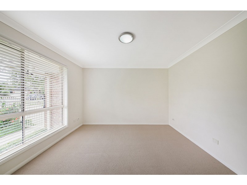 6 Winnecke Close, Forest Lake QLD 4078