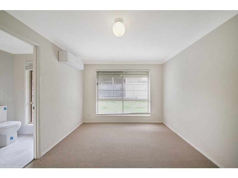 6 Winnecke Close, Forest Lake QLD 4078