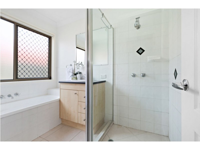 5 North Shore Way, Springfield Lakes QLD 4300