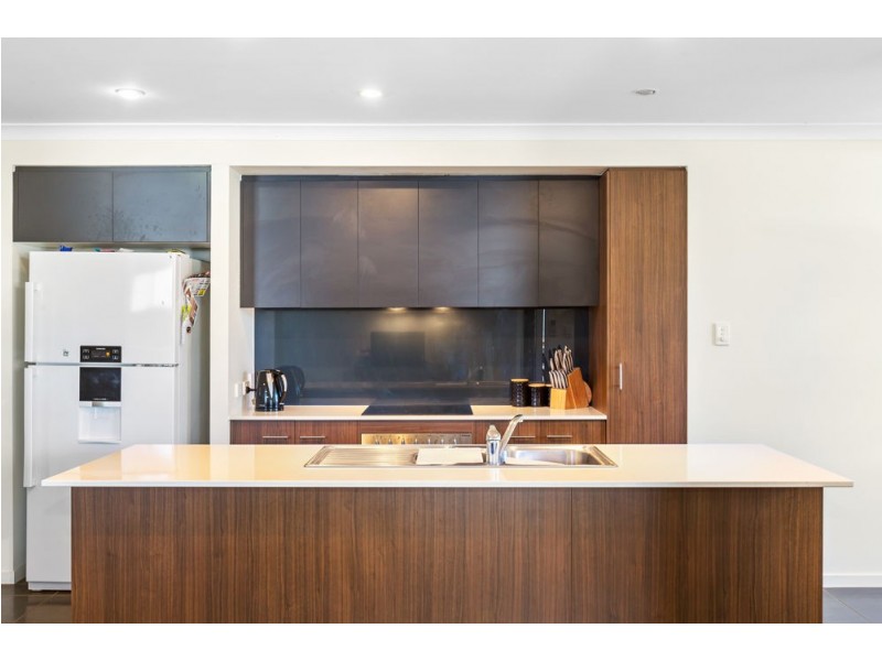 6 Tabei Place, Springfield Lakes QLD 4300