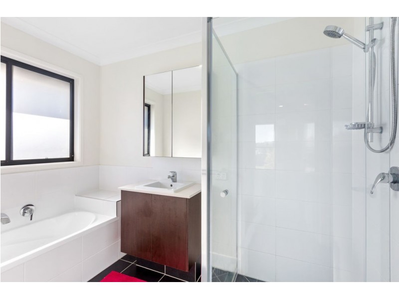 6 Tabei Place, Springfield Lakes QLD 4300