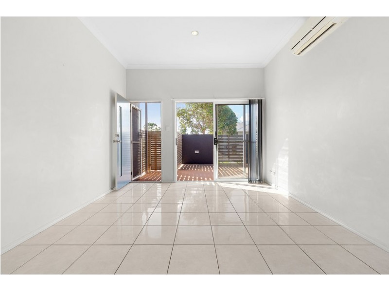 17 Carnarvon Ave, Springfield Lakes QLD 4300