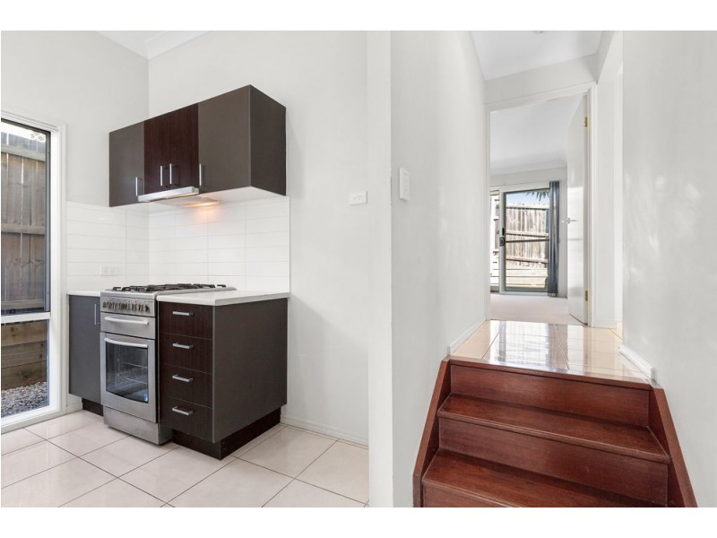 17 Carnarvon Ave, Springfield Lakes QLD 4300