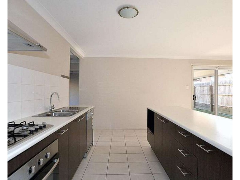 10 Anne St, Augustine Heights QLD 4300