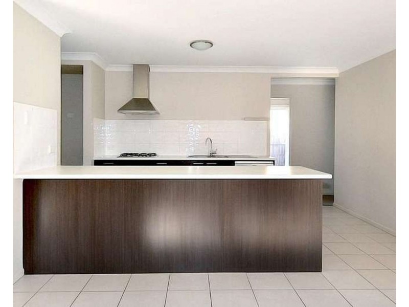 10 Anne St, Augustine Heights QLD 4300