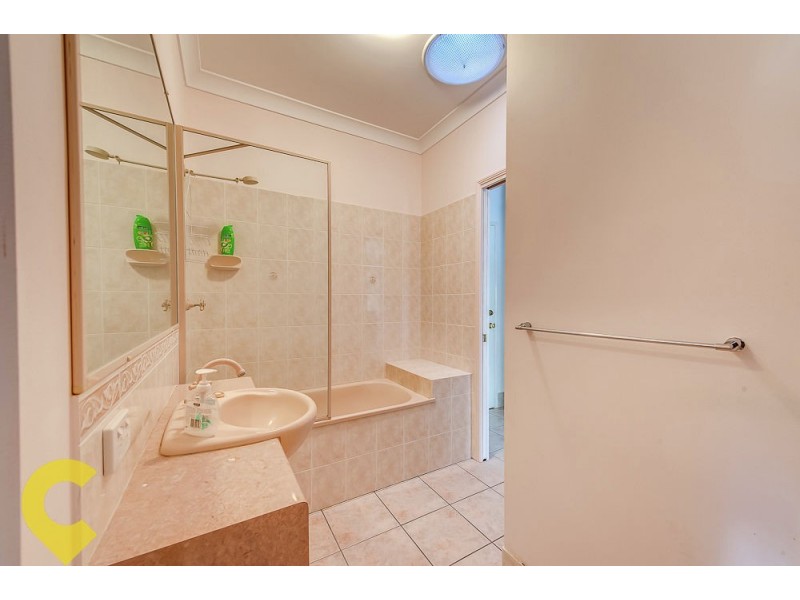 5 Berkshire Pl, Springfield Lakes QLD 4300