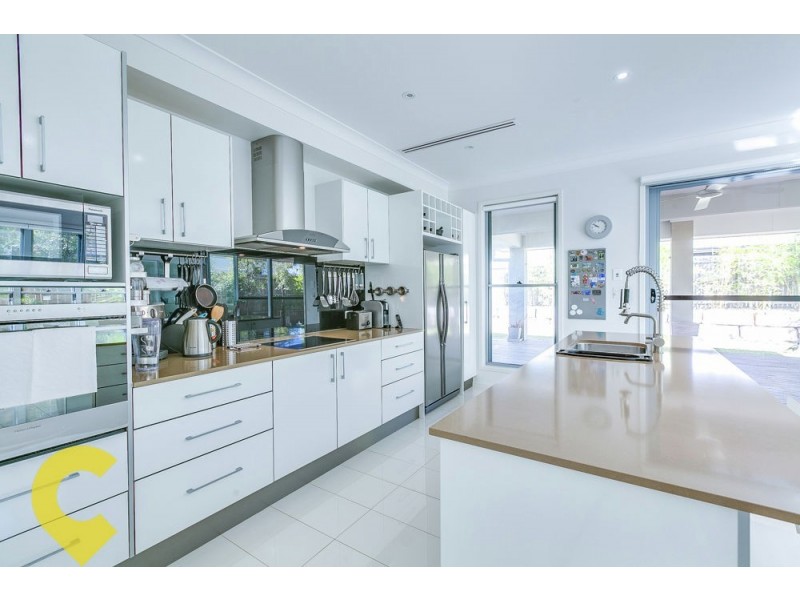 21 Shallow Bay Drive, Springfield Lakes QLD 4300