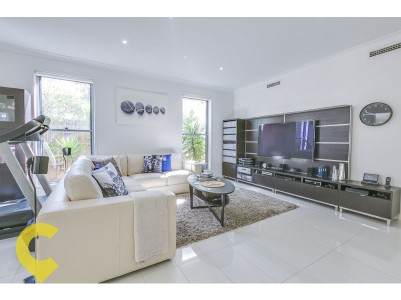 21 Shallow Bay Drive, Springfield Lakes QLD 4300
