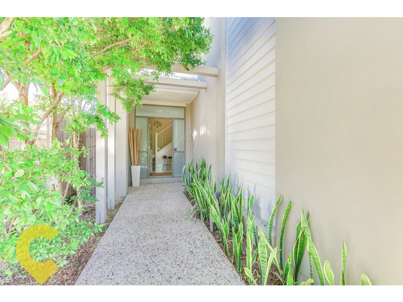 21 Shallow Bay Drive, Springfield Lakes QLD 4300