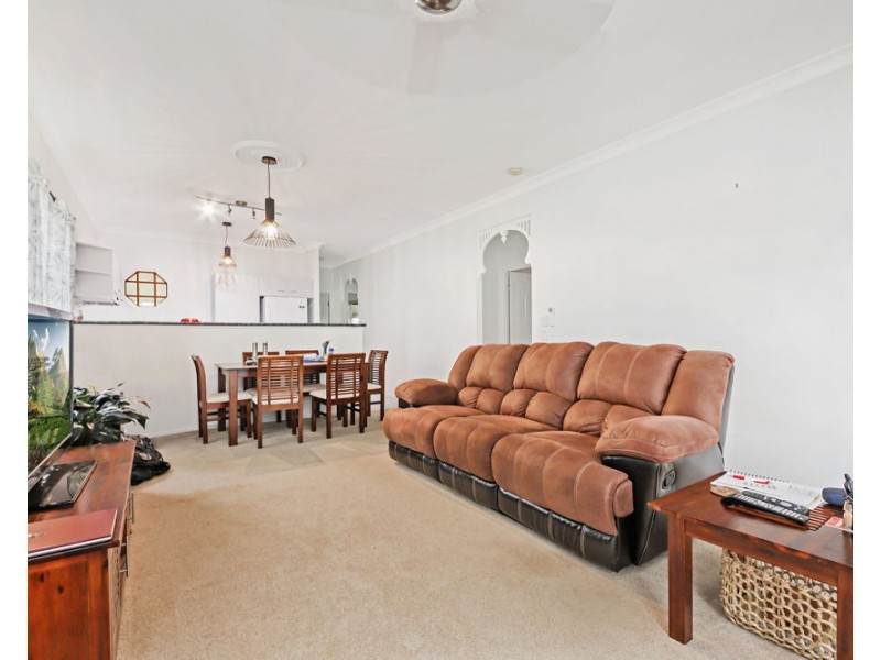 1 Goomburra Ct, Forest Lake QLD 4078