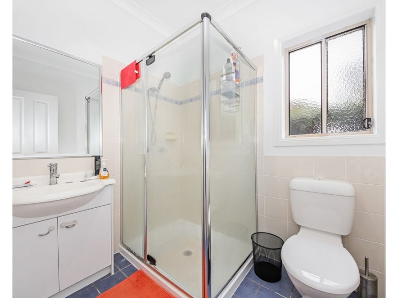 1 Goomburra Ct, Forest Lake QLD 4078