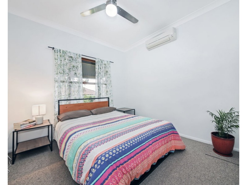 1 Goomburra Ct, Forest Lake QLD 4078