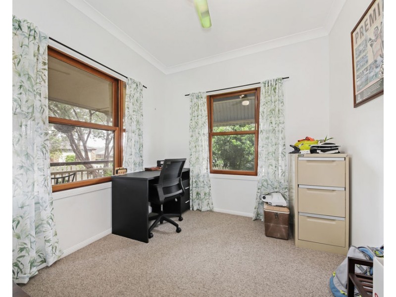 1 Goomburra Ct, Forest Lake QLD 4078