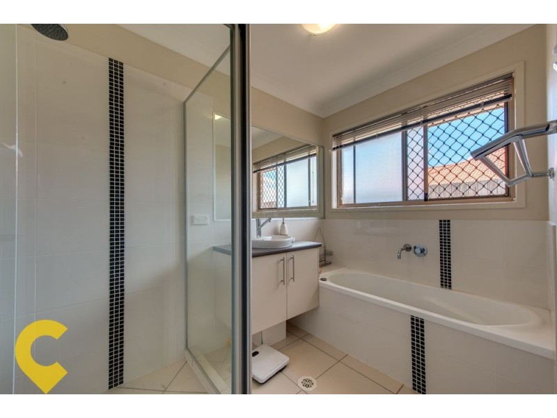 9 Shallow Bay Drive, Springfield Lakes QLD 4300