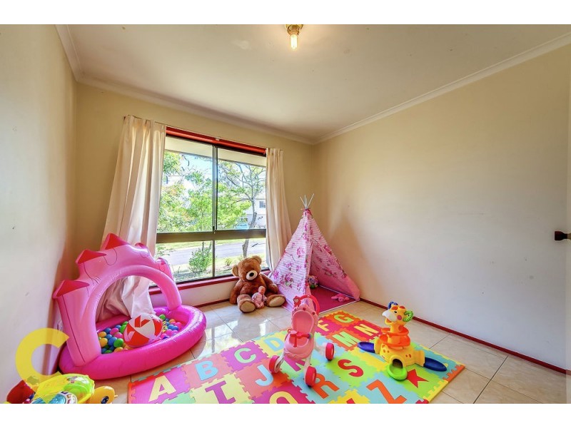 1 Yarrow Court, Redbank Plains QLD 4301