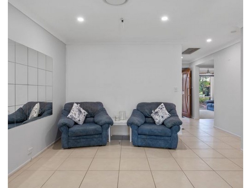 5 Argyle Place, Forest Lake QLD 4078