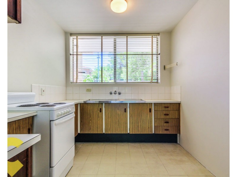 1/25 Normanby Terrace, Herston QLD 4006