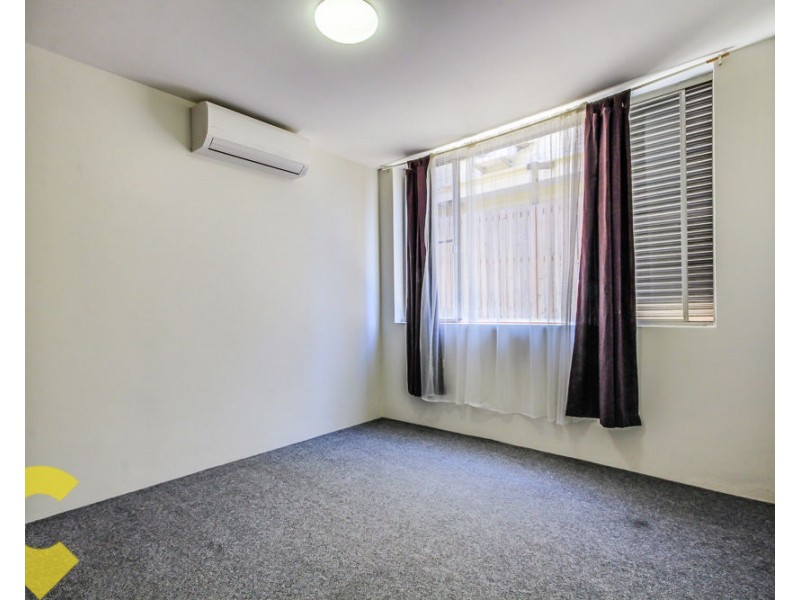 1/25 Normanby Terrace, Herston QLD 4006