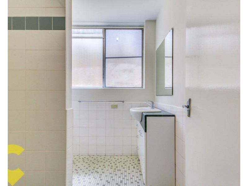 1/25 Normanby Terrace, Herston QLD 4006