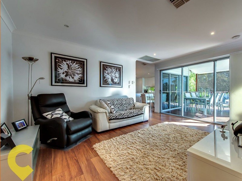 8 Waratah Cres, Springfield Lakes QLD 4300