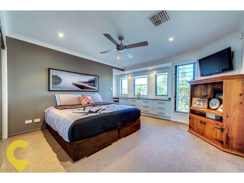 8 Waratah Cres, Springfield Lakes QLD 4300