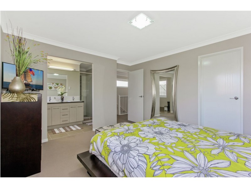 19 Hyssop Place, Springfield Lakes QLD 4300