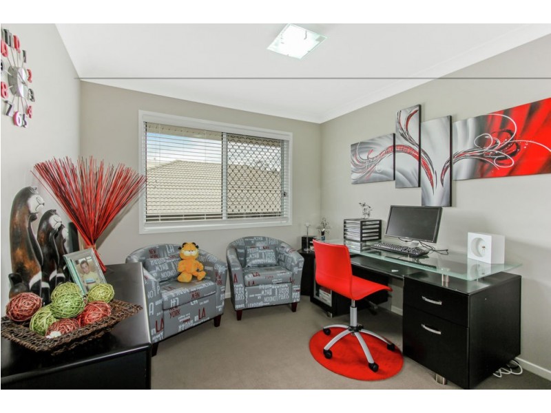 19 Hyssop Place, Springfield Lakes QLD 4300